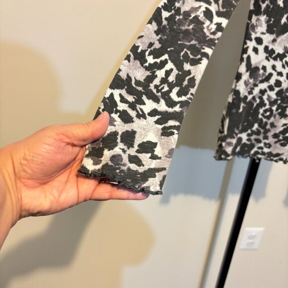 Anthropologie Pilcro Black Gray Leopard Animal Print Lettuce Edge Mock Neck Top - Picture 7 of 11